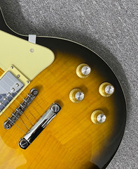 Standard 6-string electric guitar, flame maple top, free shipping to the US.