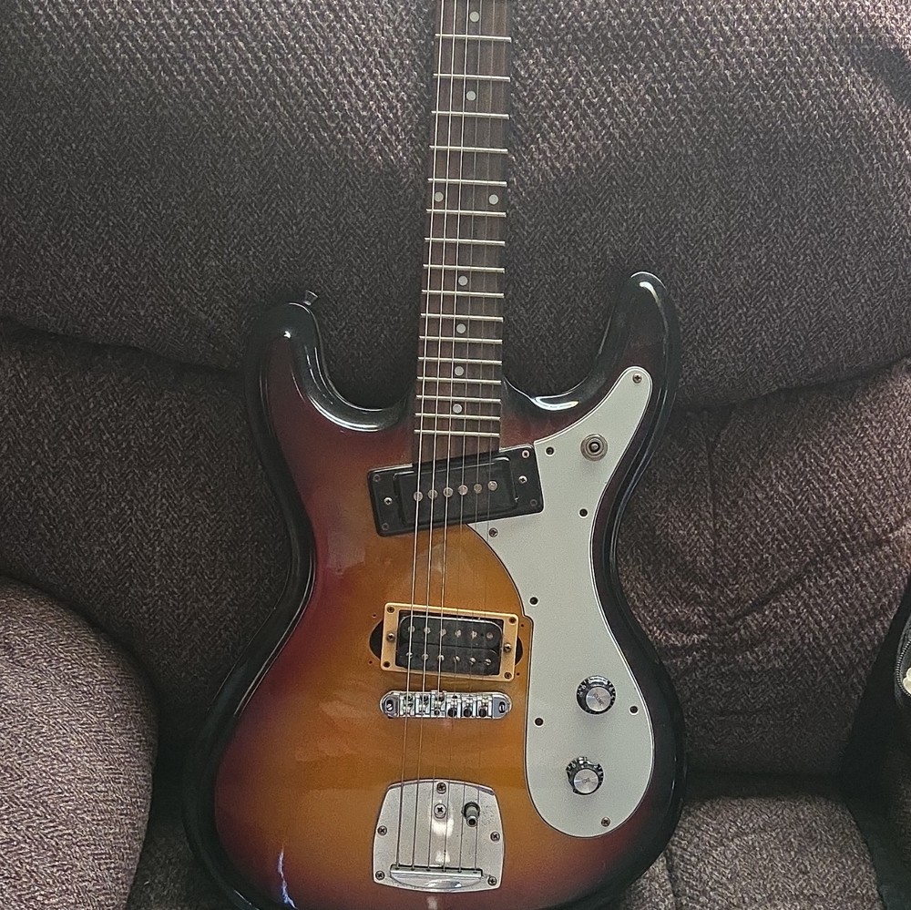 Full Size Solid Body Electric Guitar Sunburst Wood 6-String Right-Handed